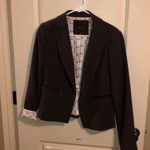Brown blazer with chain detail trim